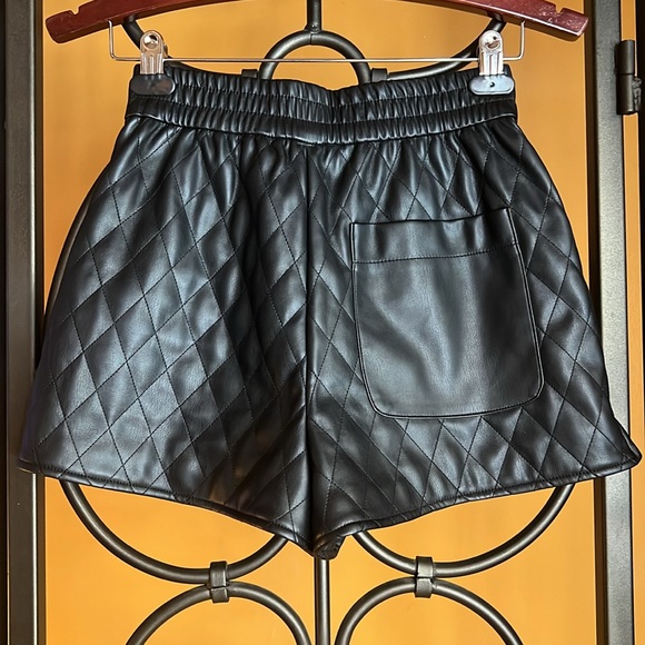 ZARA Faux Leather Quilted Shorts - Picture 3 of 11